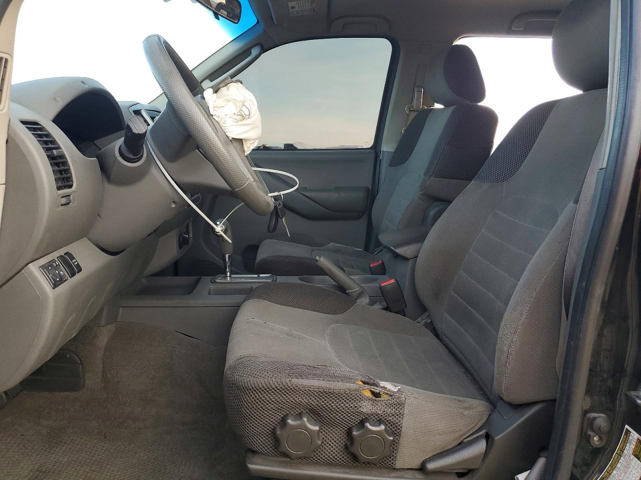 2009 NISSAN FRONTIER CREW CAB SE photo 7