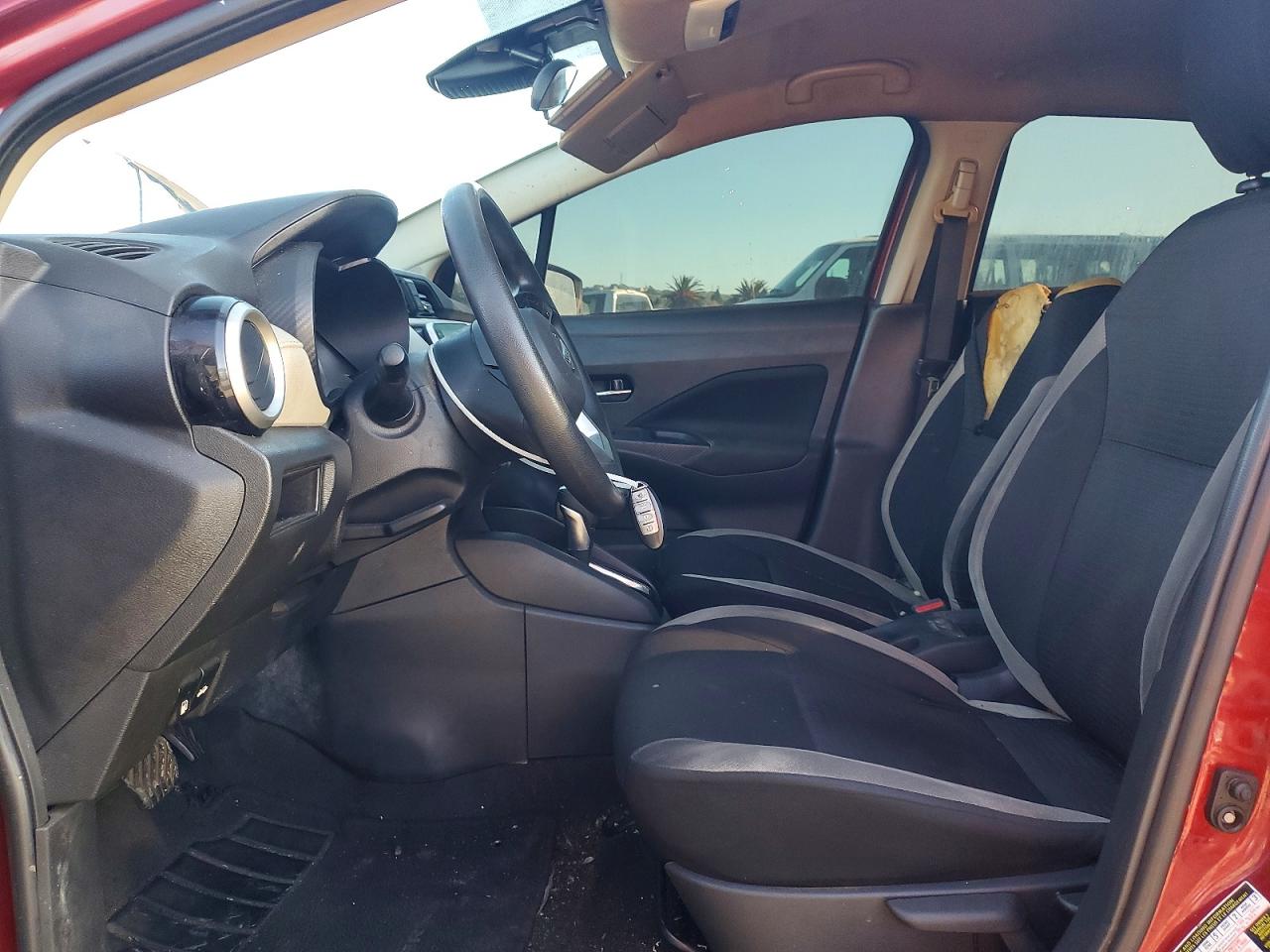 2021 NISSAN VERSA SV photo 7
