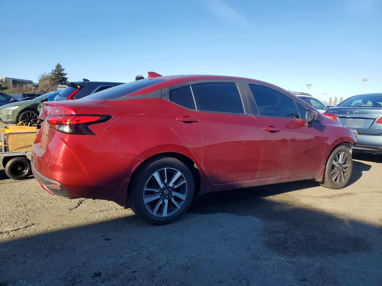 2021 NISSAN VERSA SV photo 3