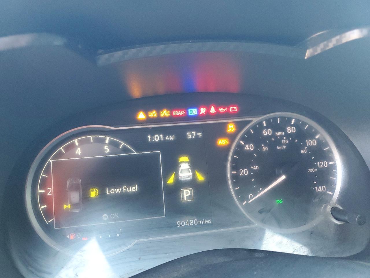 2021 NISSAN VERSA SV photo 9
