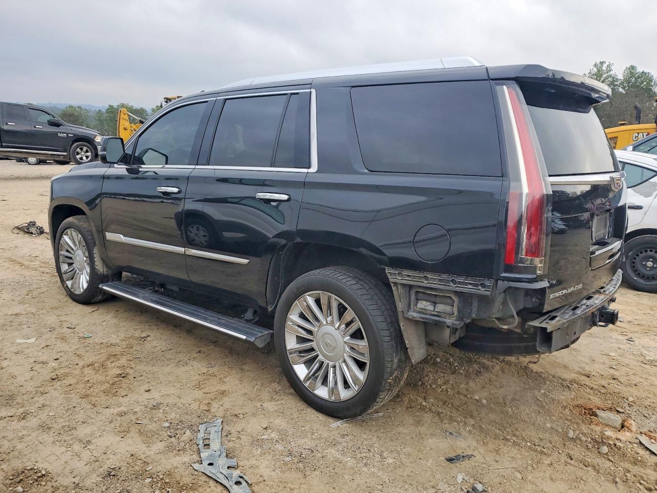 2019 CADILLAC ESCALADE PLATINUM photo 2