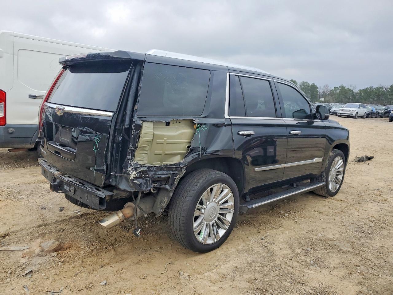 2019 CADILLAC ESCALADE PLATINUM photo 3