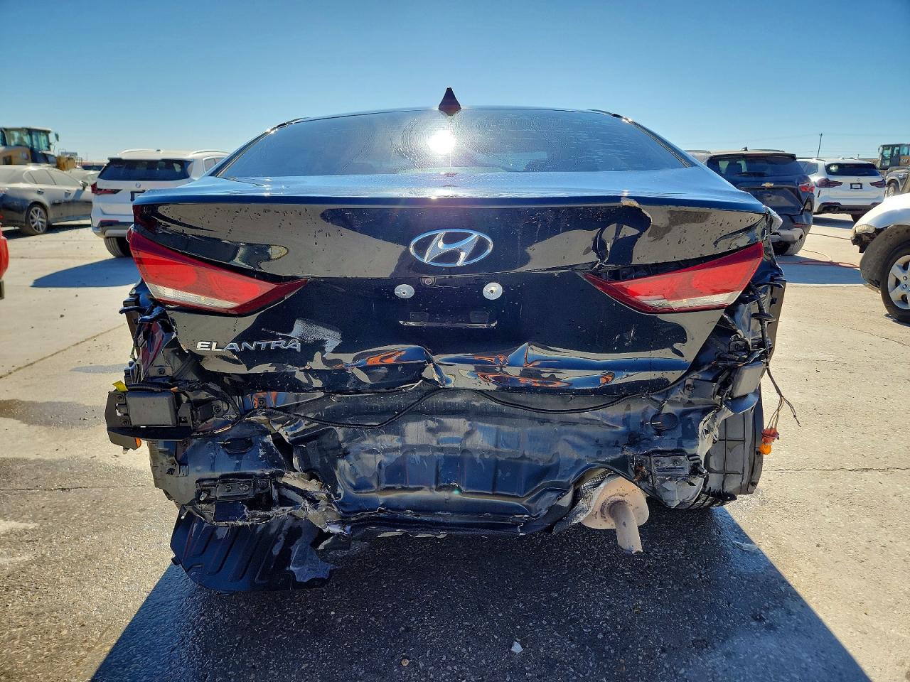 2018 HYUNDAI ELANTRA SEL photo 11