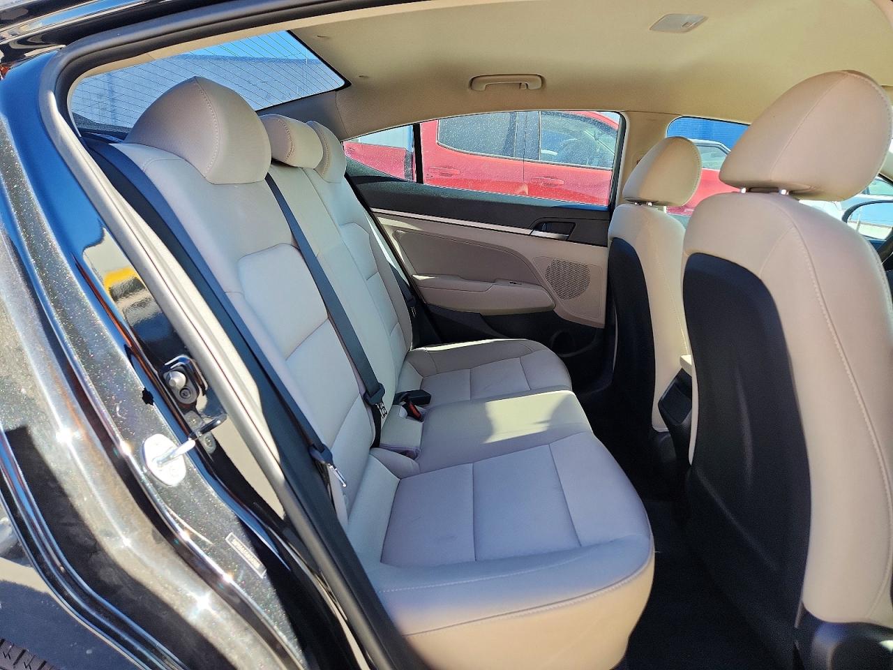 2018 HYUNDAI ELANTRA SEL photo 19