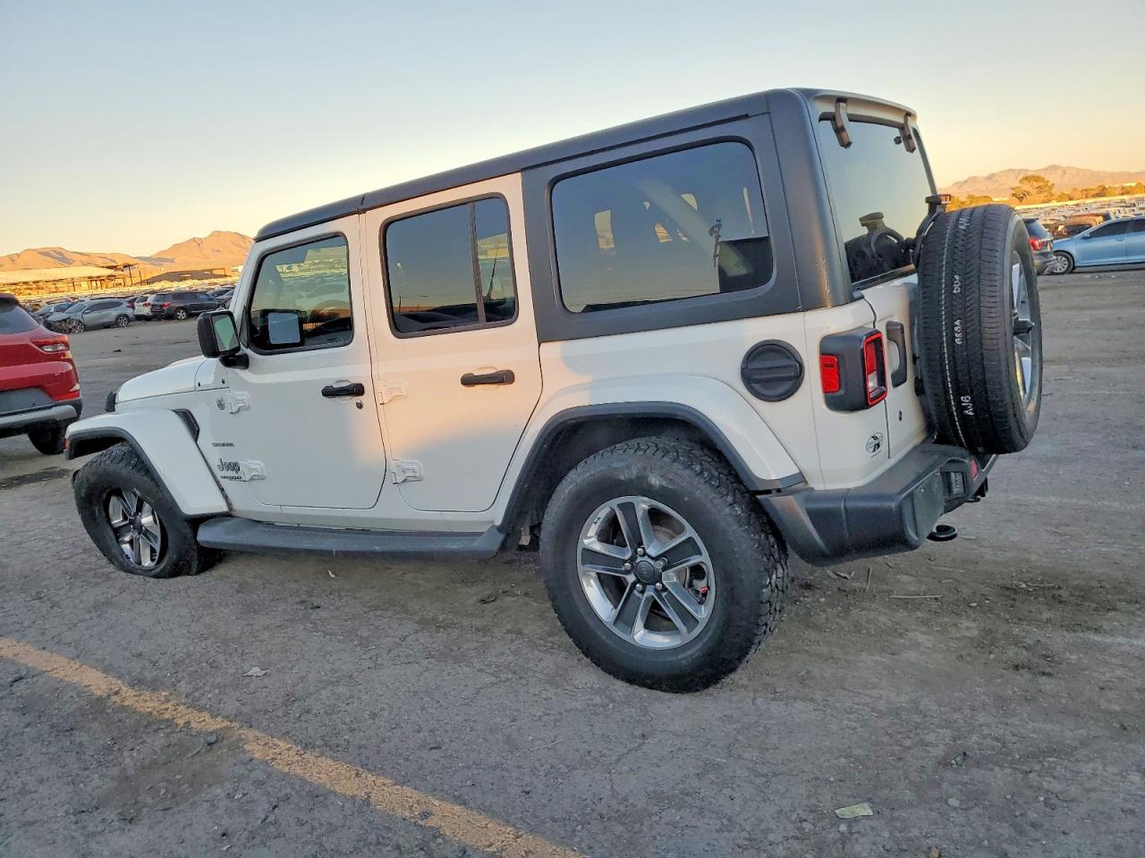 2018 JEEP WRANGLER UNLIMITED SAHARA photo 2