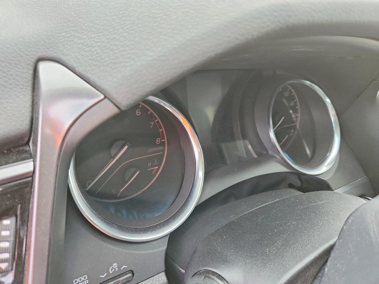 2019 TOYOTA CAMRY LE photo 9