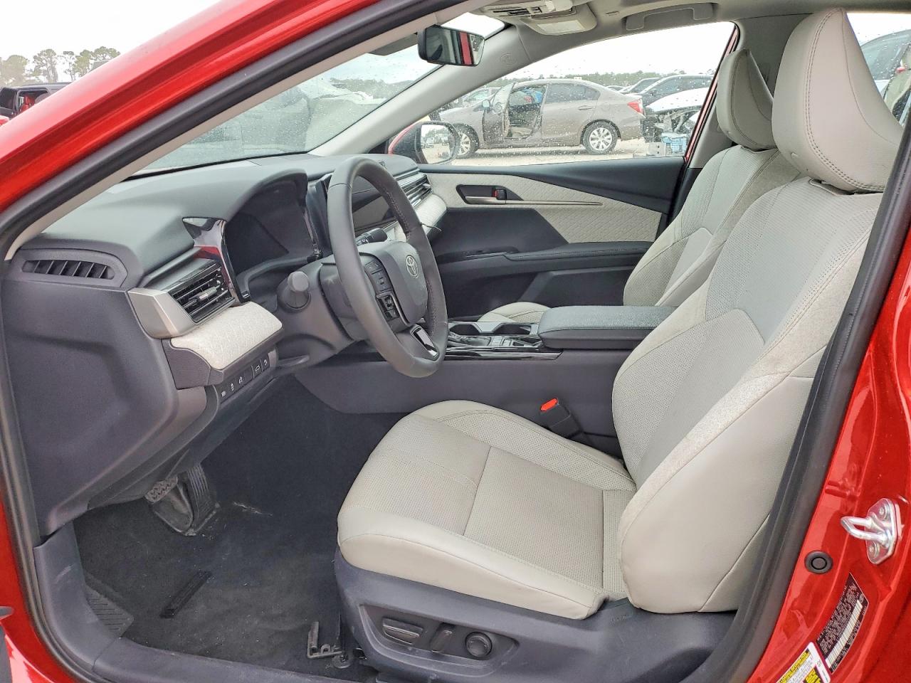 2025 TOYOTA CAMRY XSE photo 7
