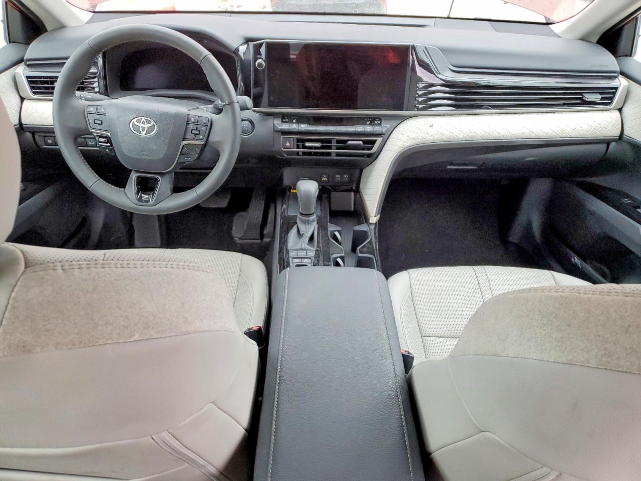 2025 TOYOTA CAMRY XSE photo 8
