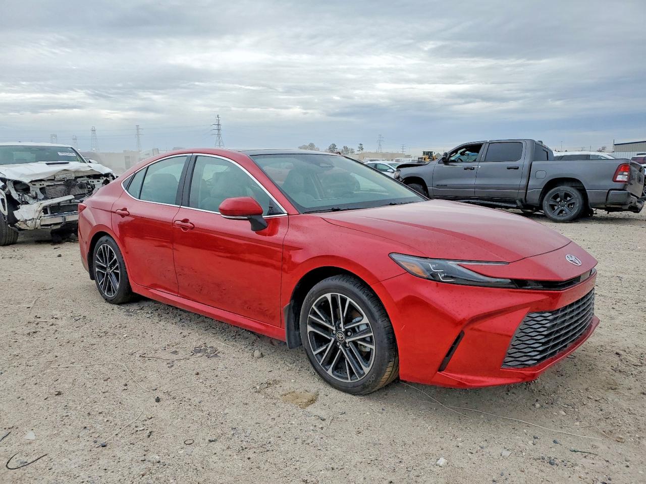 2025 TOYOTA CAMRY XSE photo 4