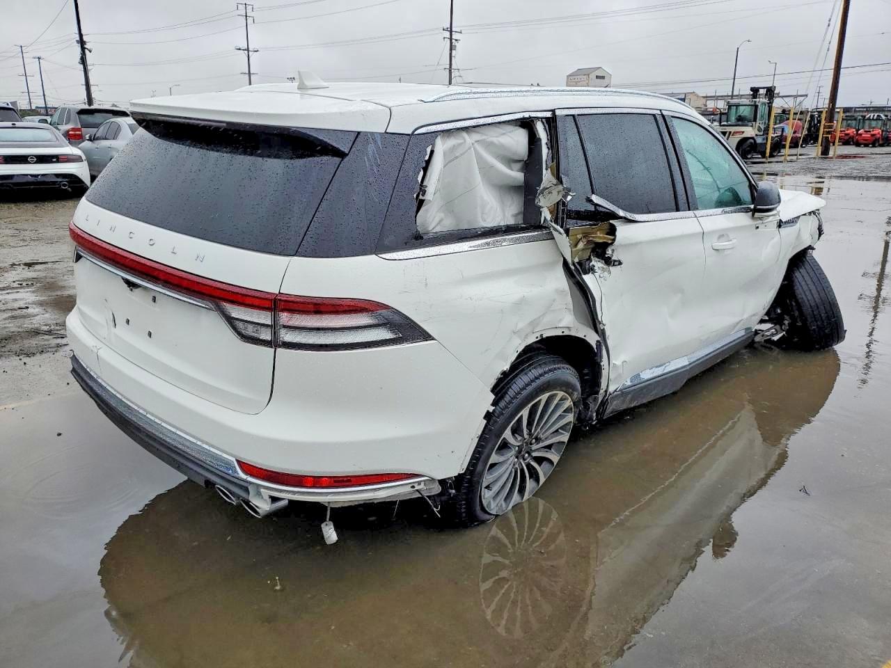 2023 LINCOLN AVIATOR RESERVE photo 3