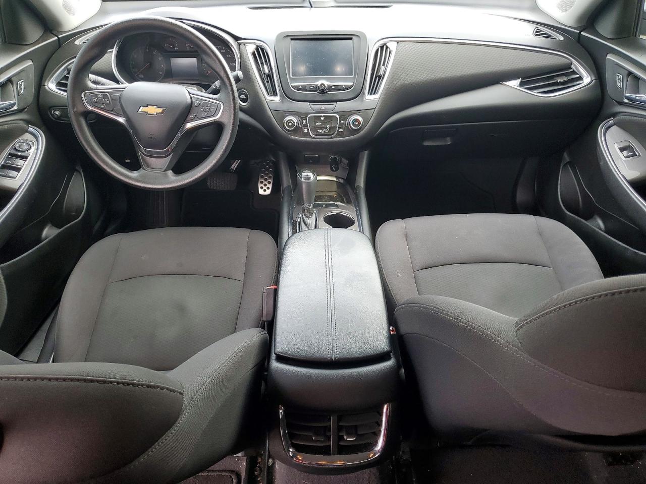 2017 CHEVROLET MALIBU LT photo 8