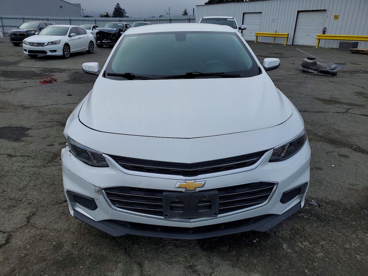 2017 CHEVROLET MALIBU LT photo 5
