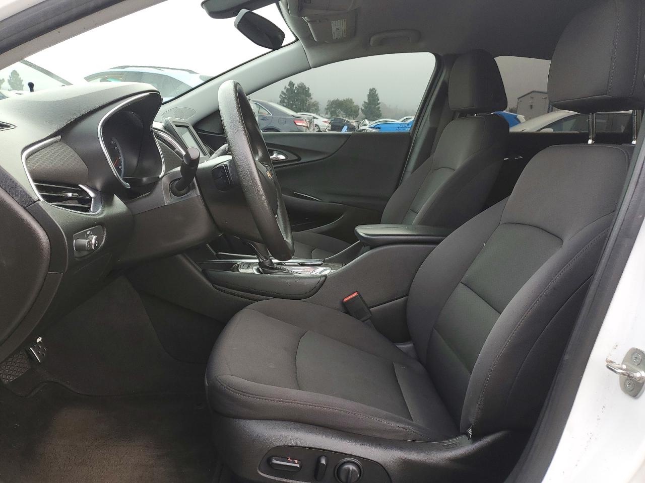 2017 CHEVROLET MALIBU LT photo 7