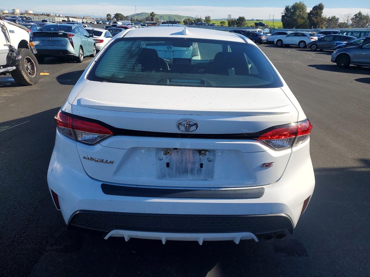 2020 TOYOTA COROLLA SE photo 6