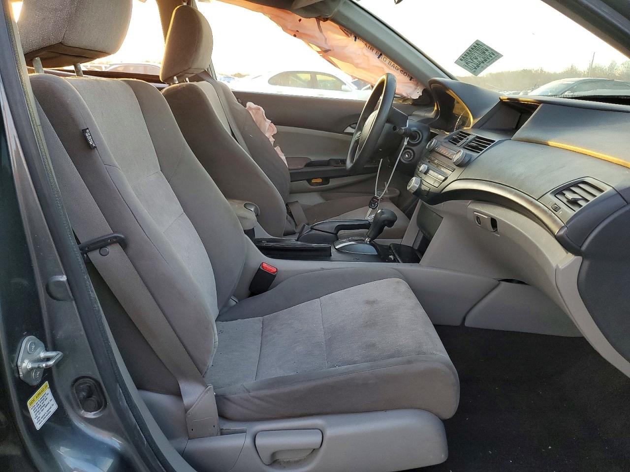 2010 HONDA ACCORD LXP photo 13