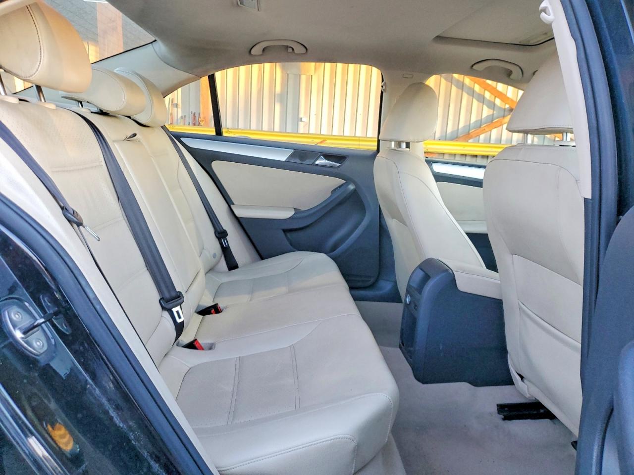 2013 VOLKSWAGEN JETTA SE photo 19