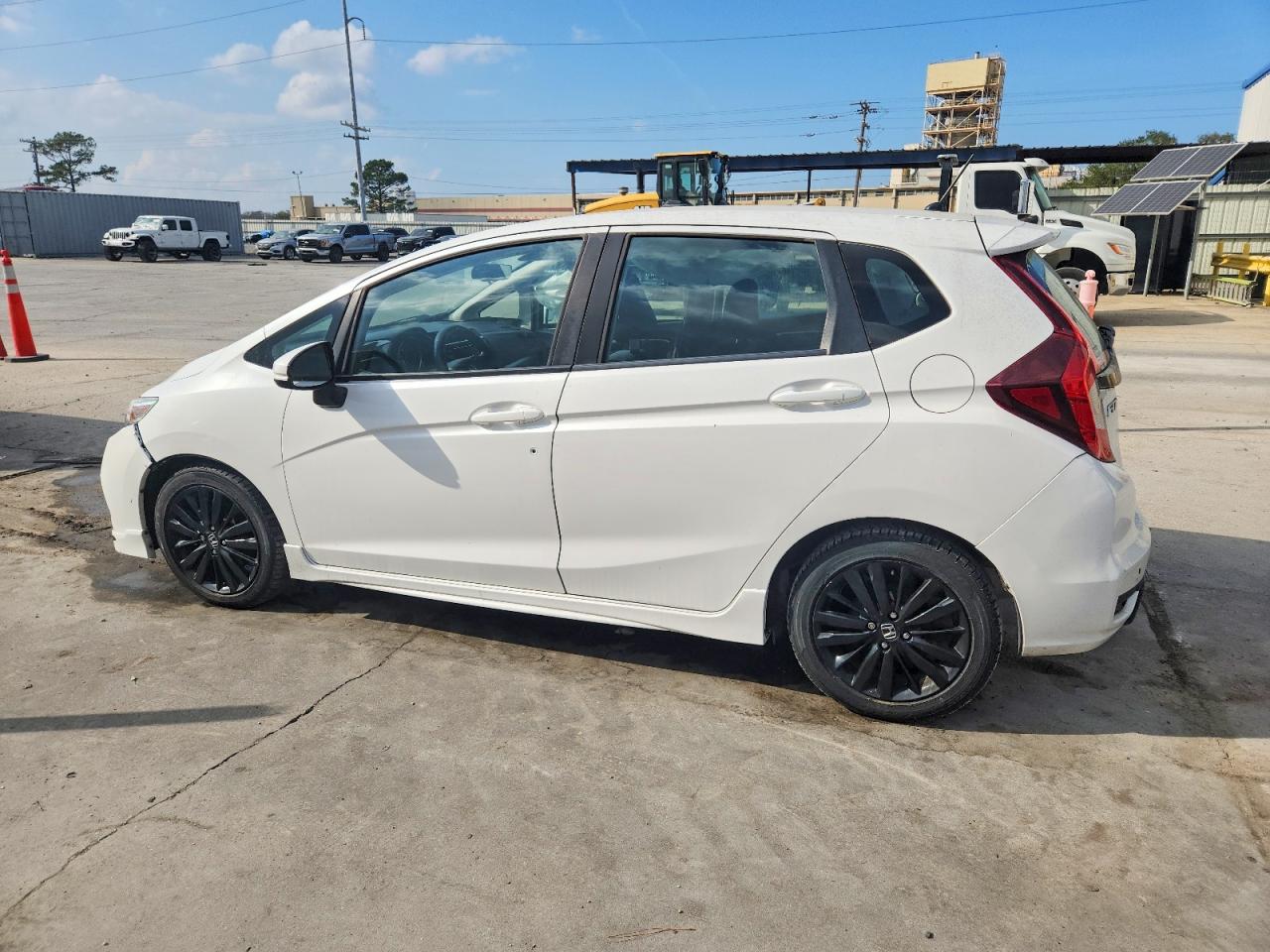 2018 HONDA FIT SPORT photo 2