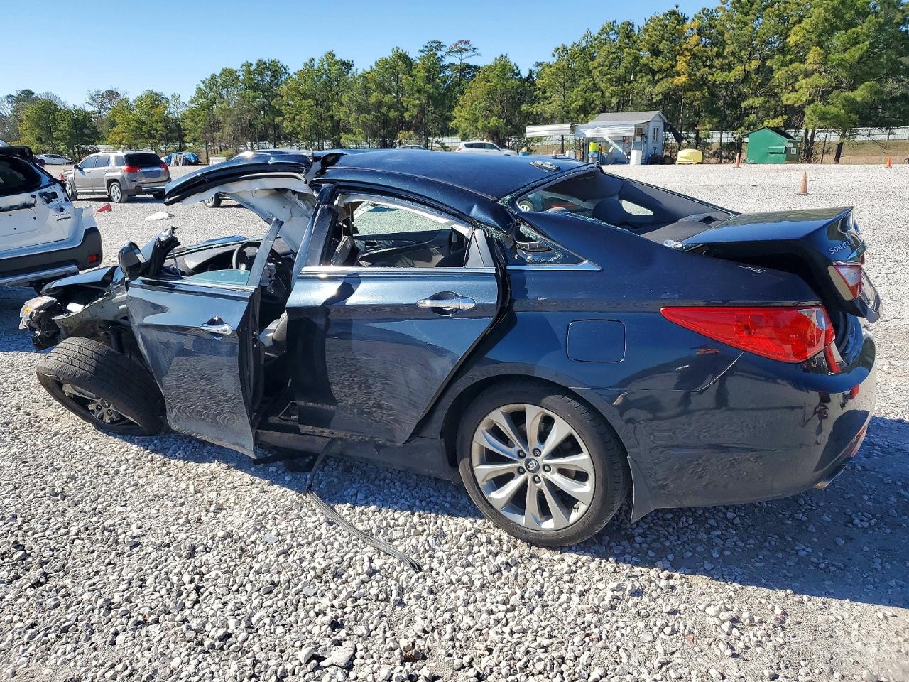 2013 HYUNDAI SONATA SE photo 2