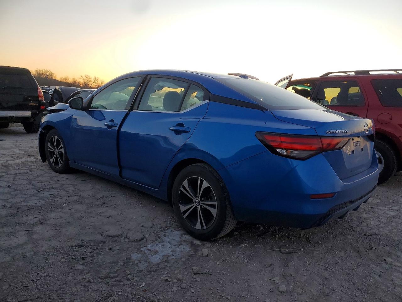2022 NISSAN SENTRA SV photo 2