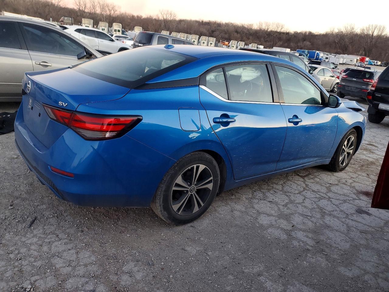 2022 NISSAN SENTRA SV photo 3