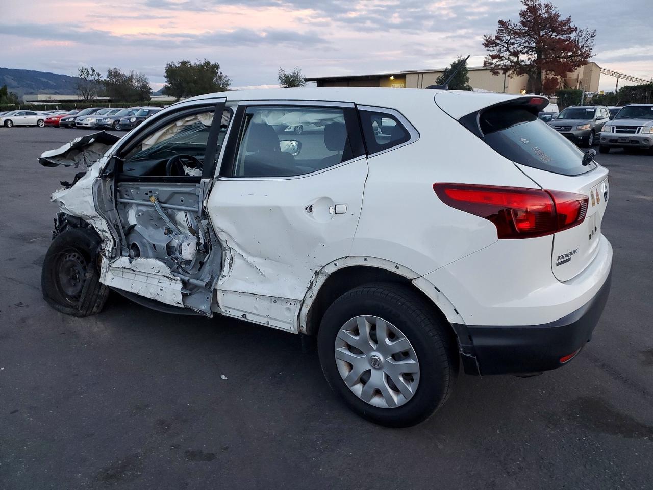 2019 NISSAN ROGUE SPORT S photo 3
