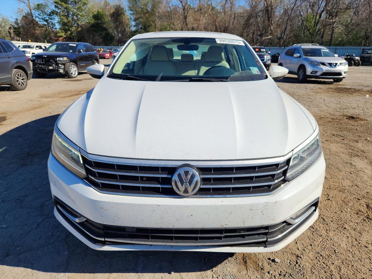 2018 VOLKSWAGEN PASSAT SE photo 5