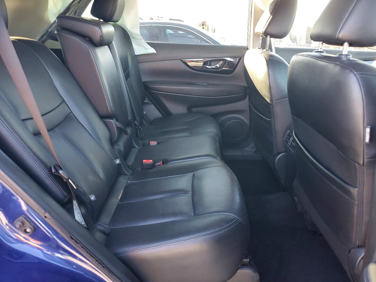 2018 NISSAN ROGUE S photo 11