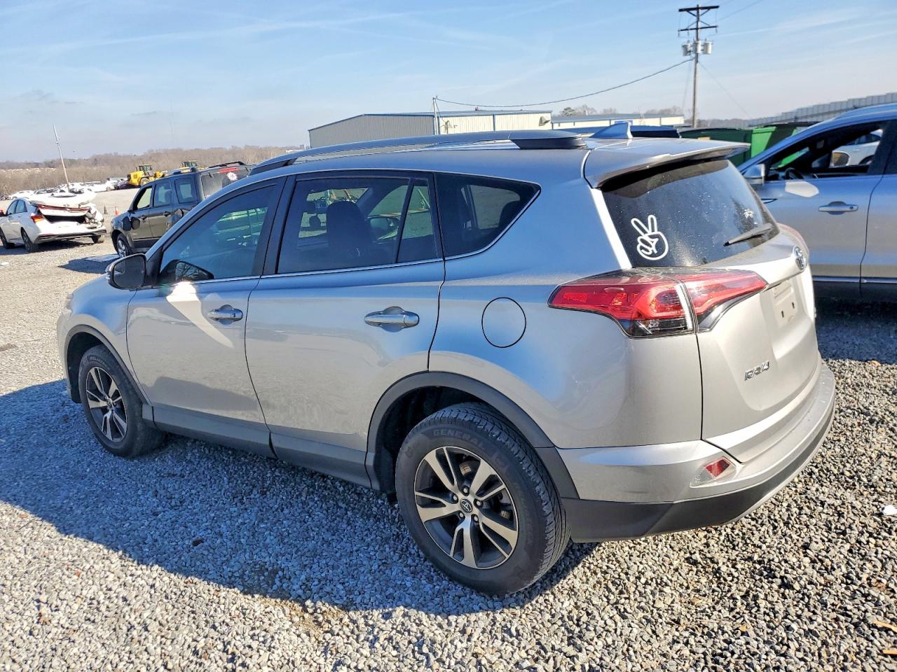 2017 TOYOTA RAV4 XLE photo 2