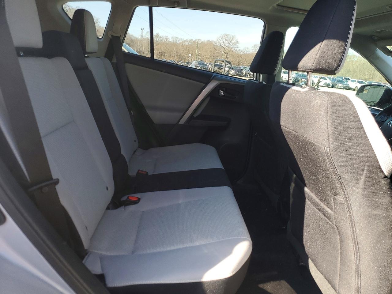 2017 TOYOTA RAV4 XLE photo 11