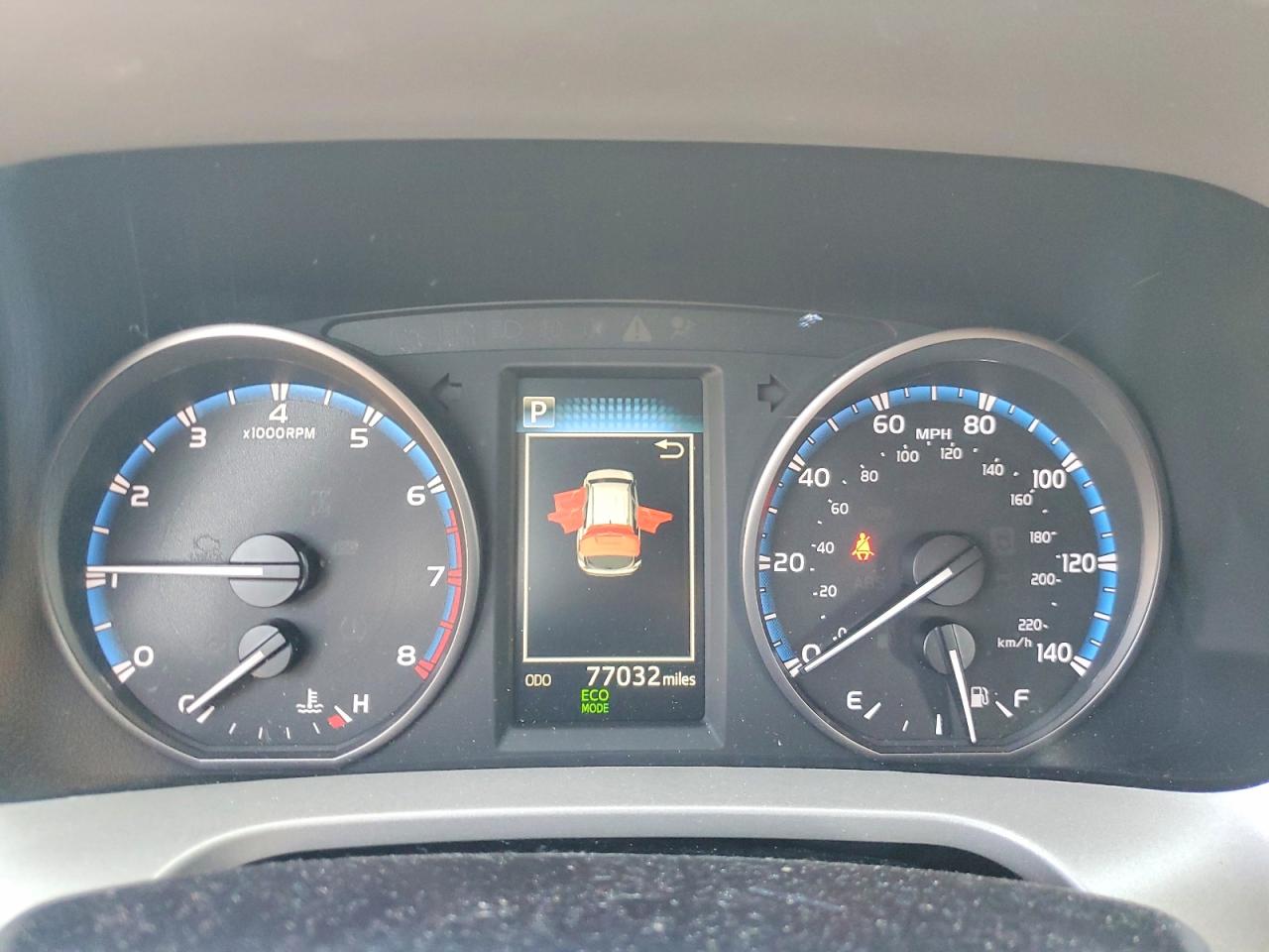 2017 TOYOTA RAV4 XLE photo 9