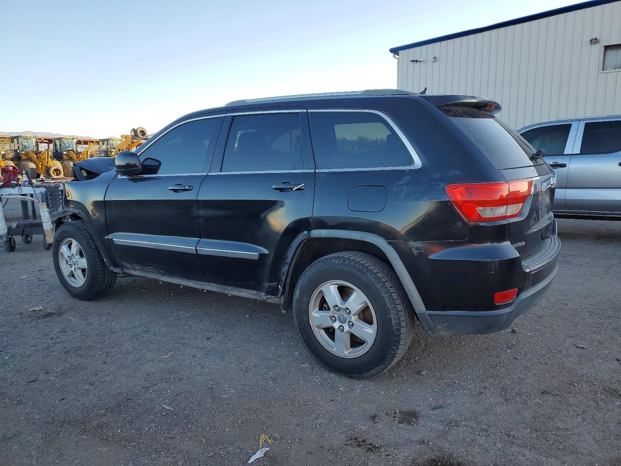 2011 JEEP GRAND CHEROKEE LAREDO photo 2