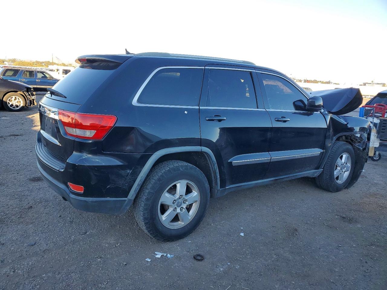 2011 JEEP GRAND CHEROKEE LAREDO photo 3