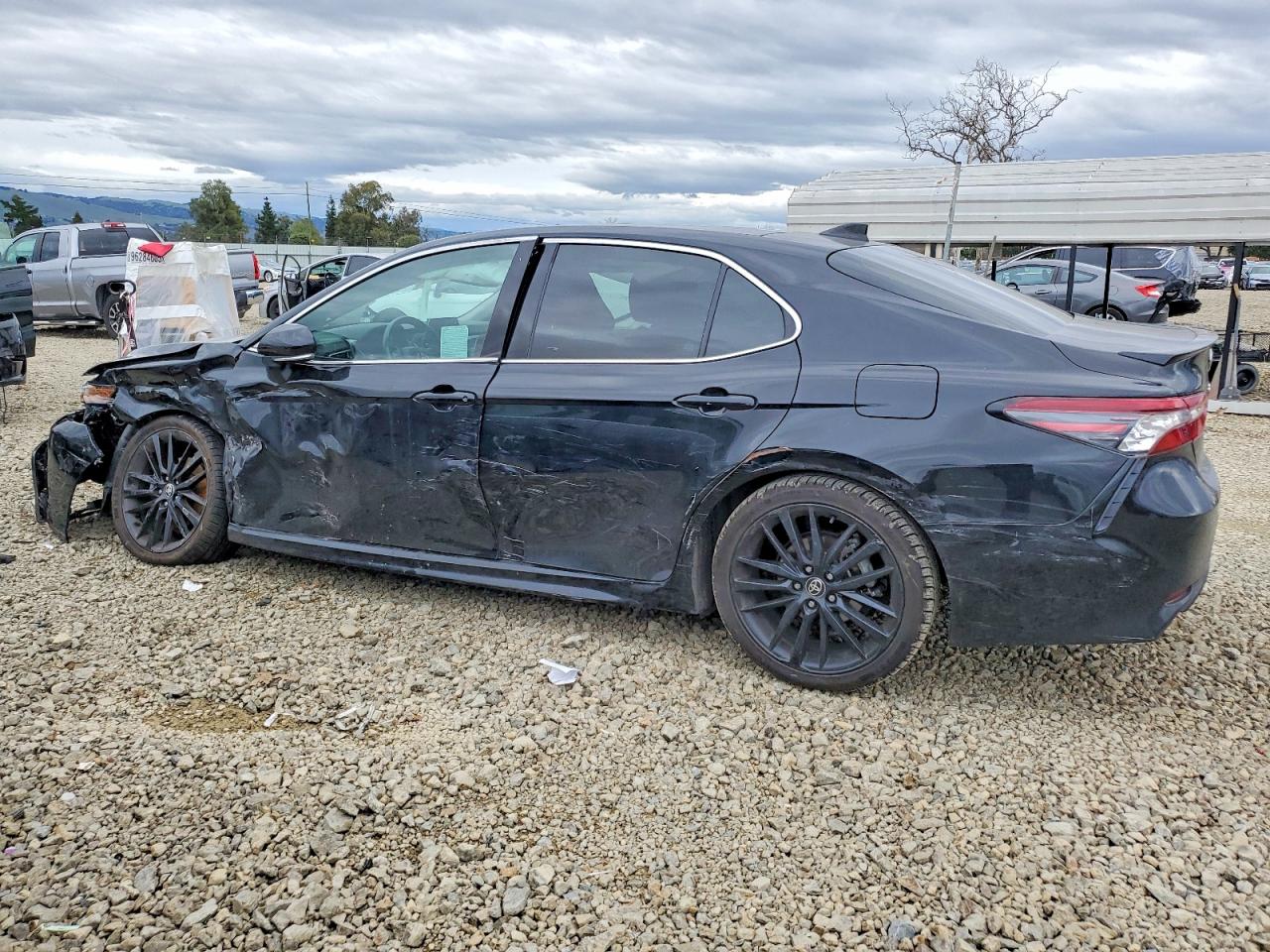 2022 TOYOTA CAMRY XSE photo 2