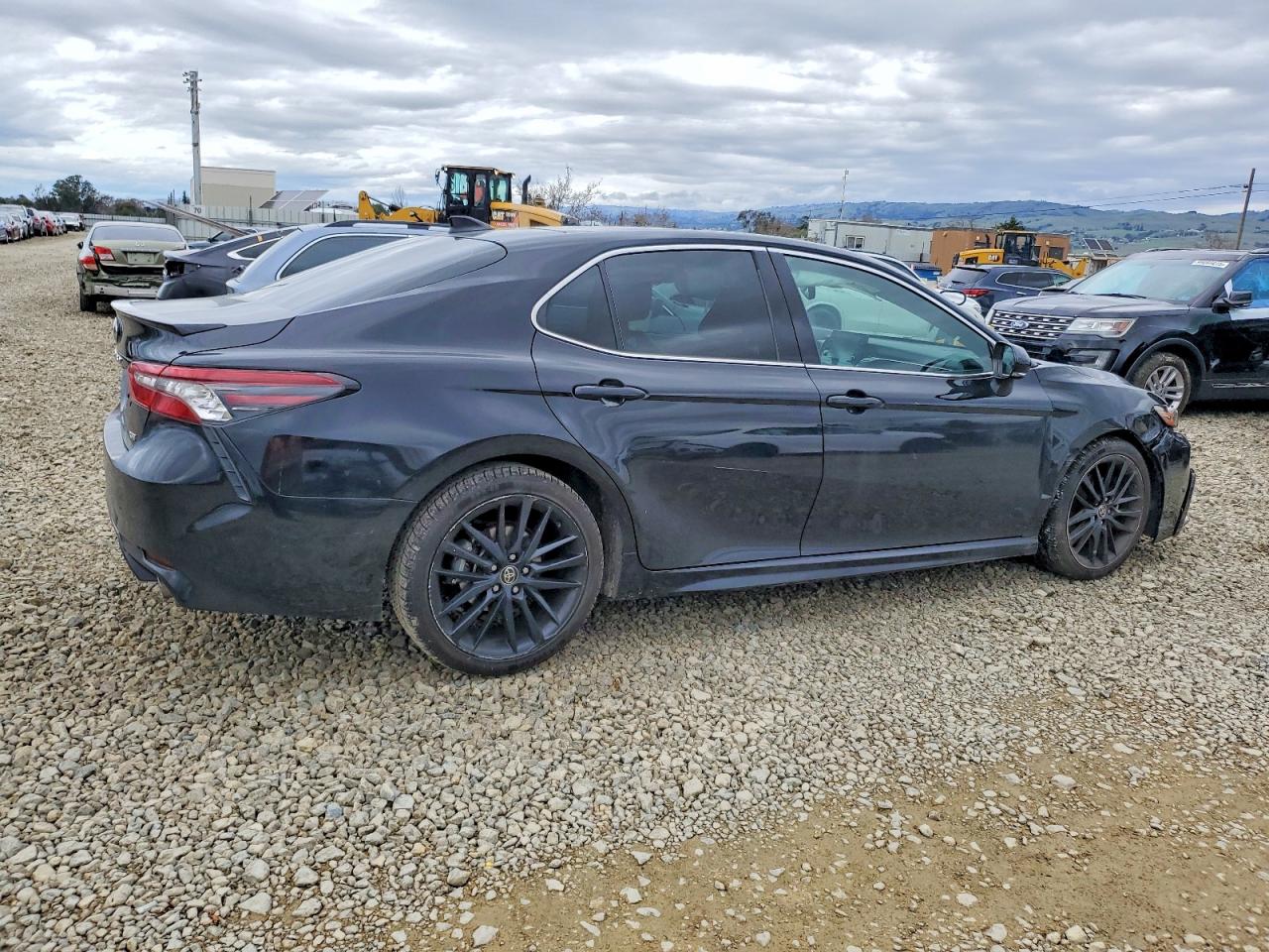 2022 TOYOTA CAMRY XSE photo 3