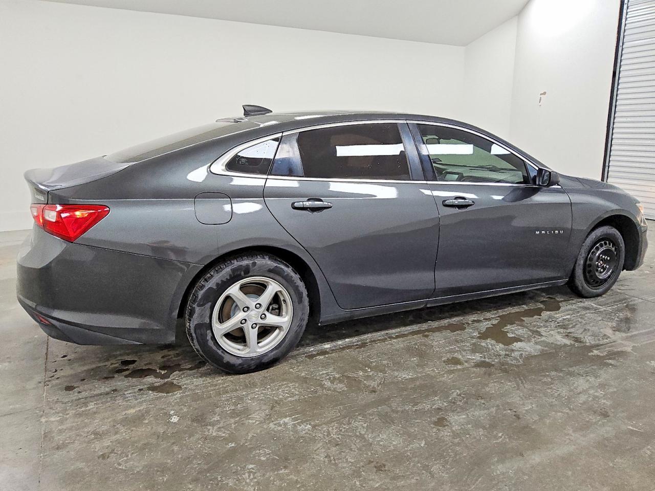 2017 CHEVROLET MALIBU LS photo 3