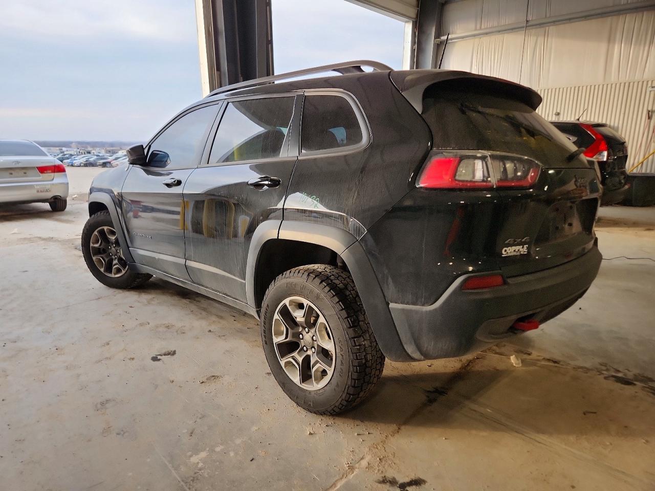 2019 JEEP CHEROKEE TRAILHAWK photo 2