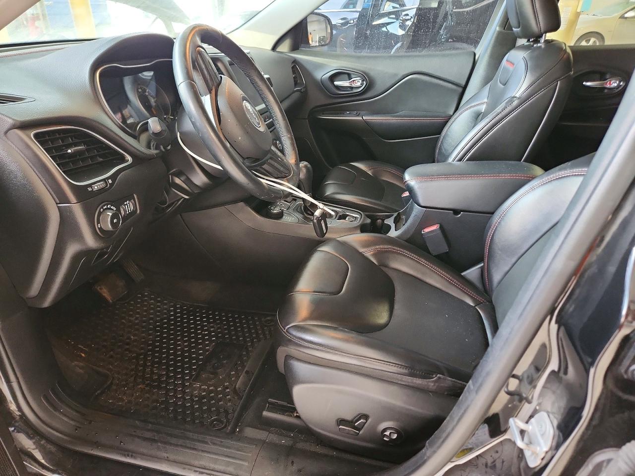 2019 JEEP CHEROKEE TRAILHAWK photo 7