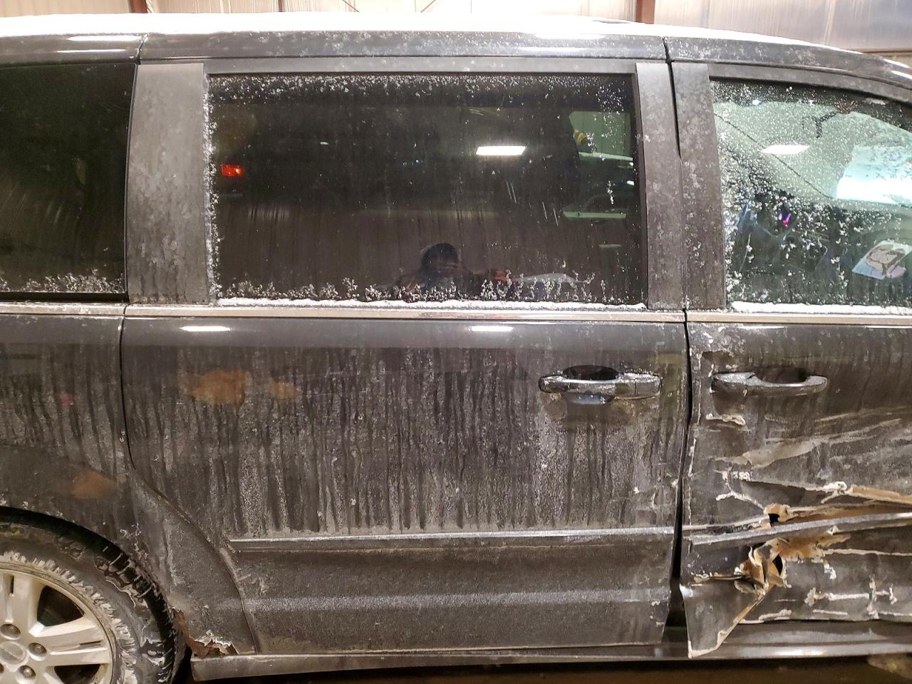2011 DODGE GRAND CARAVAN CREW photo 11