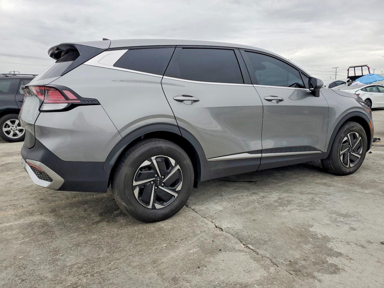 2025 KIA SPORTAGE LX photo 5