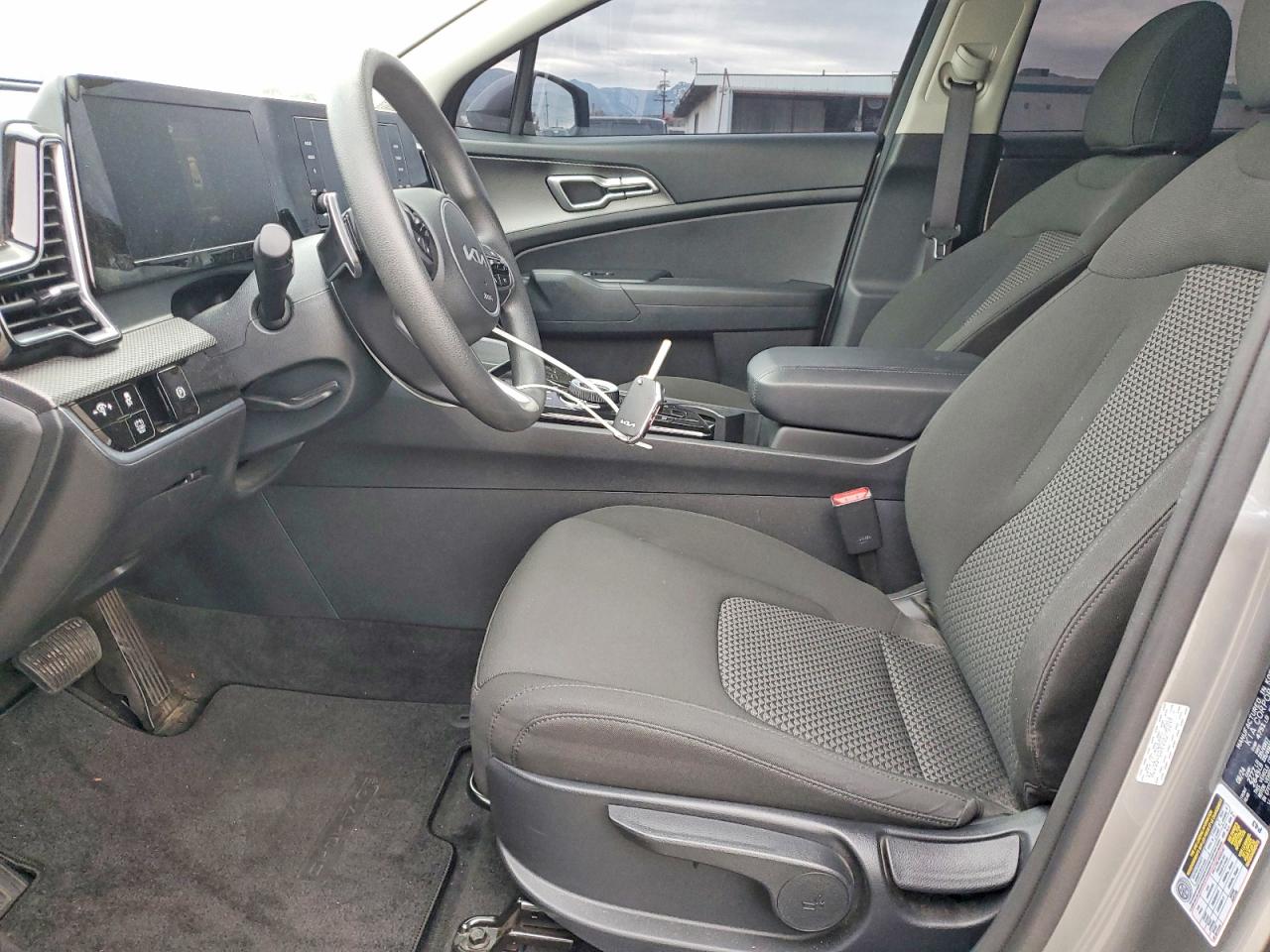 2025 KIA SPORTAGE LX photo 13