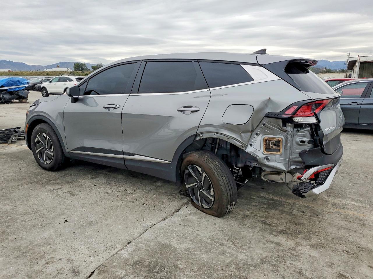2025 KIA SPORTAGE LX photo 3