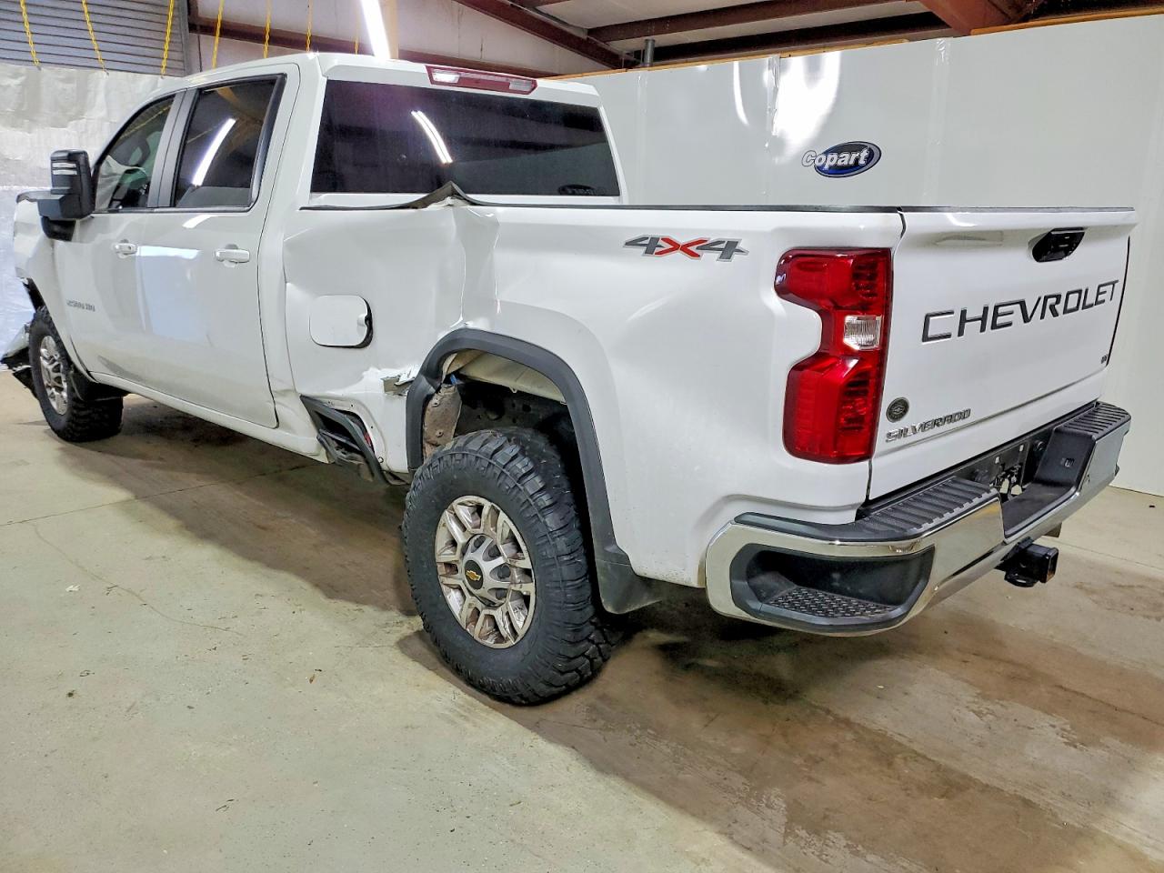 2024 CHEVROLET SILVERADO K2500 HEAVY DUTY LT photo 2