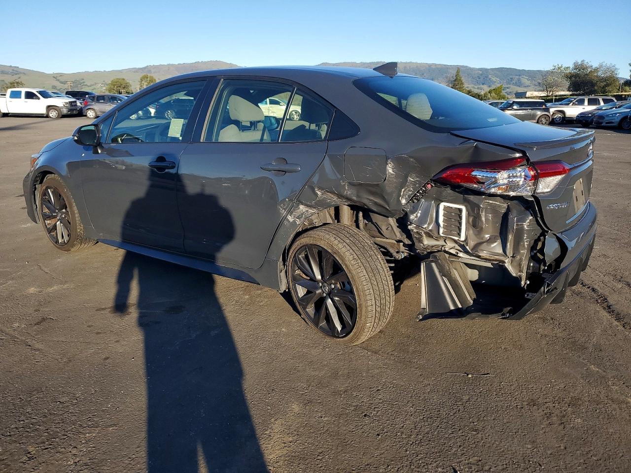 2024 TOYOTA COROLLA LE photo 3