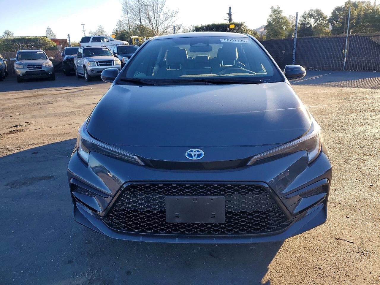 2024 TOYOTA COROLLA LE photo 9