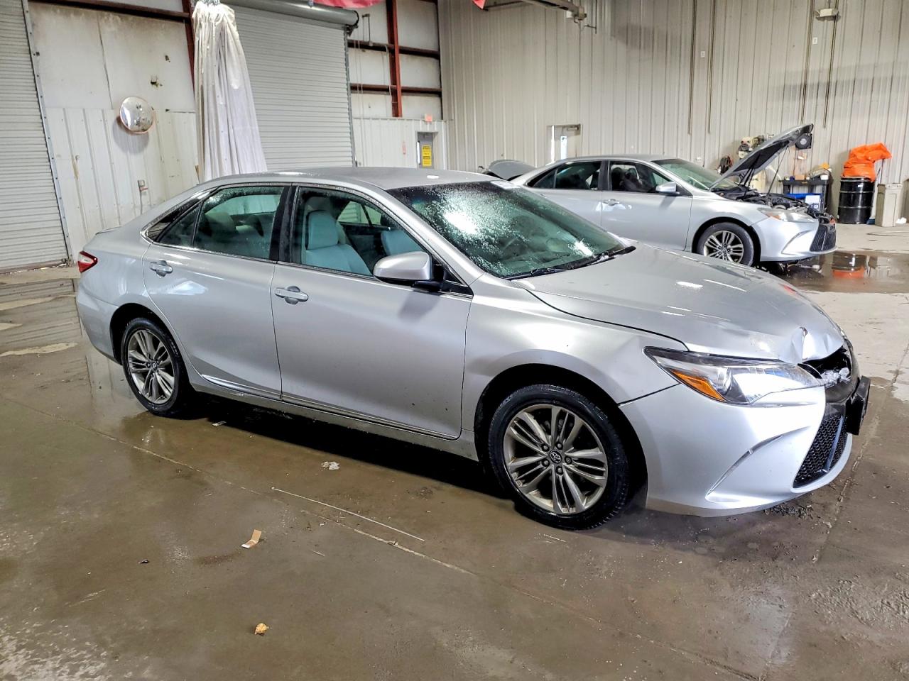 2017 TOYOTA CAMRY LE photo 4
