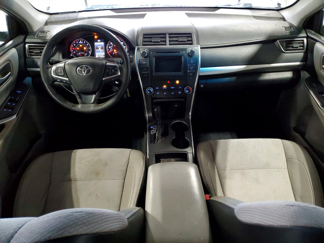 2017 TOYOTA CAMRY LE photo 8