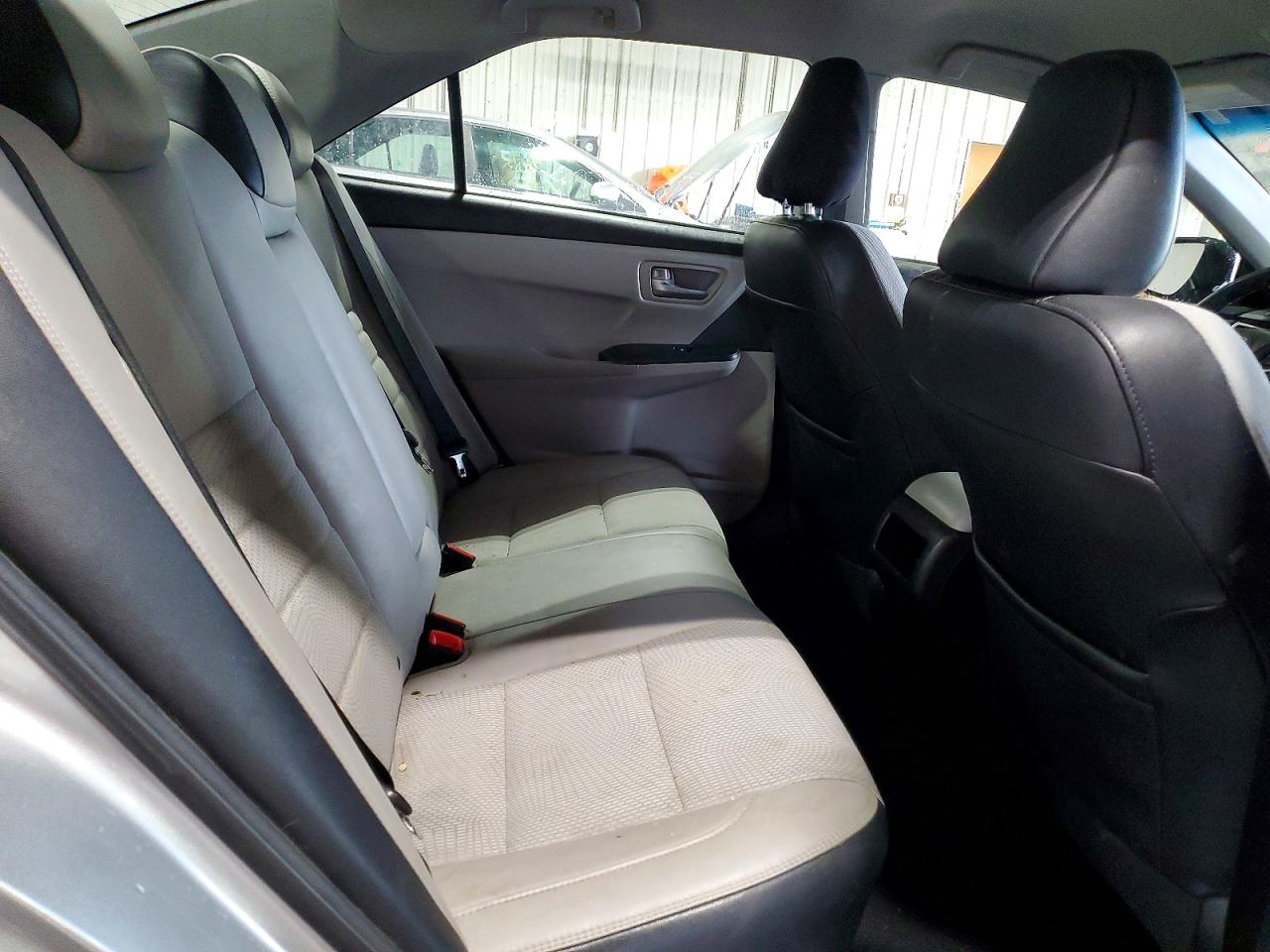 2017 TOYOTA CAMRY LE photo 10
