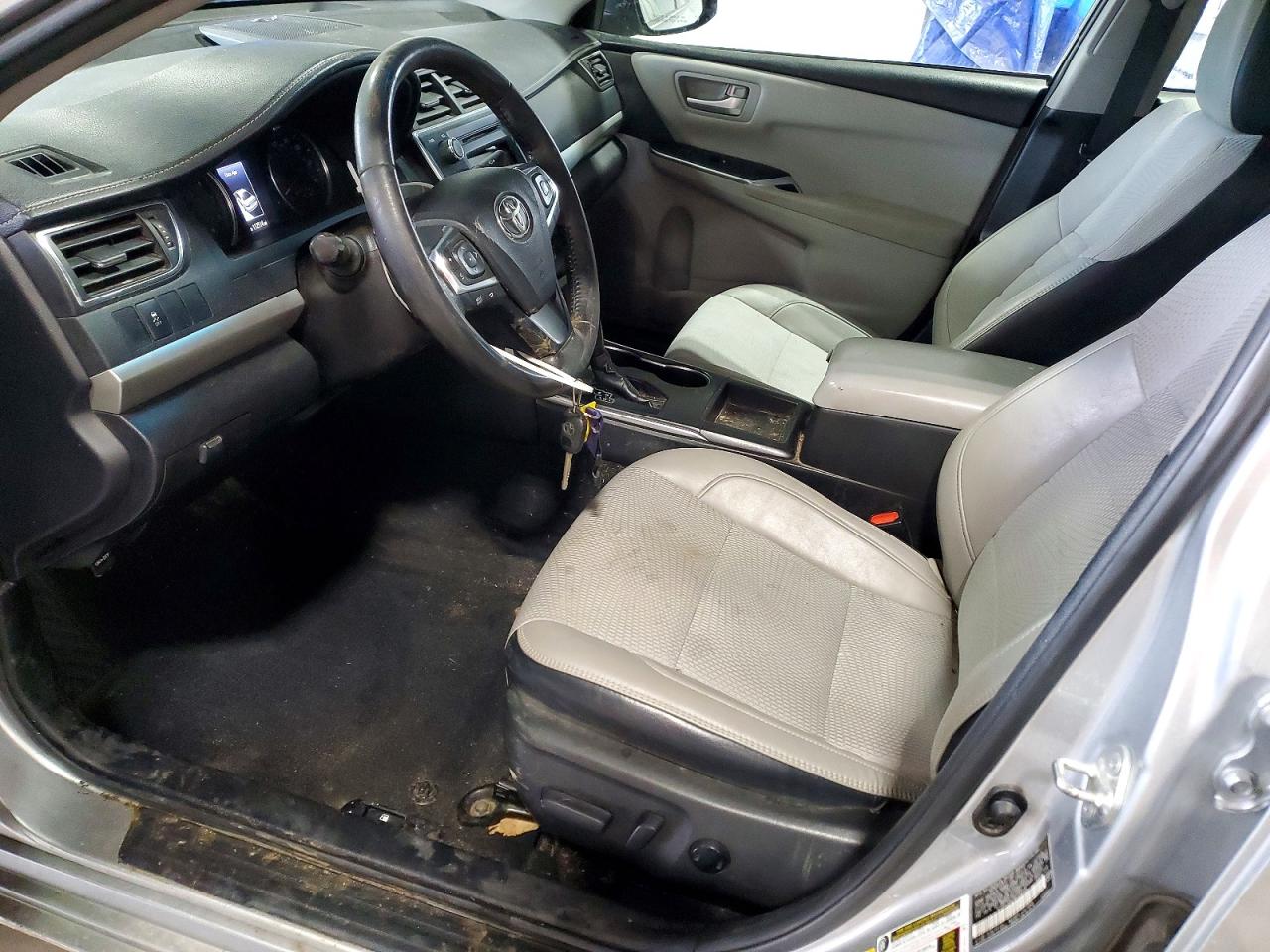 2017 TOYOTA CAMRY LE photo 7