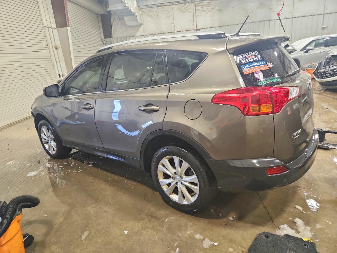 2015 TOYOTA RAV4 LIMITED photo 2