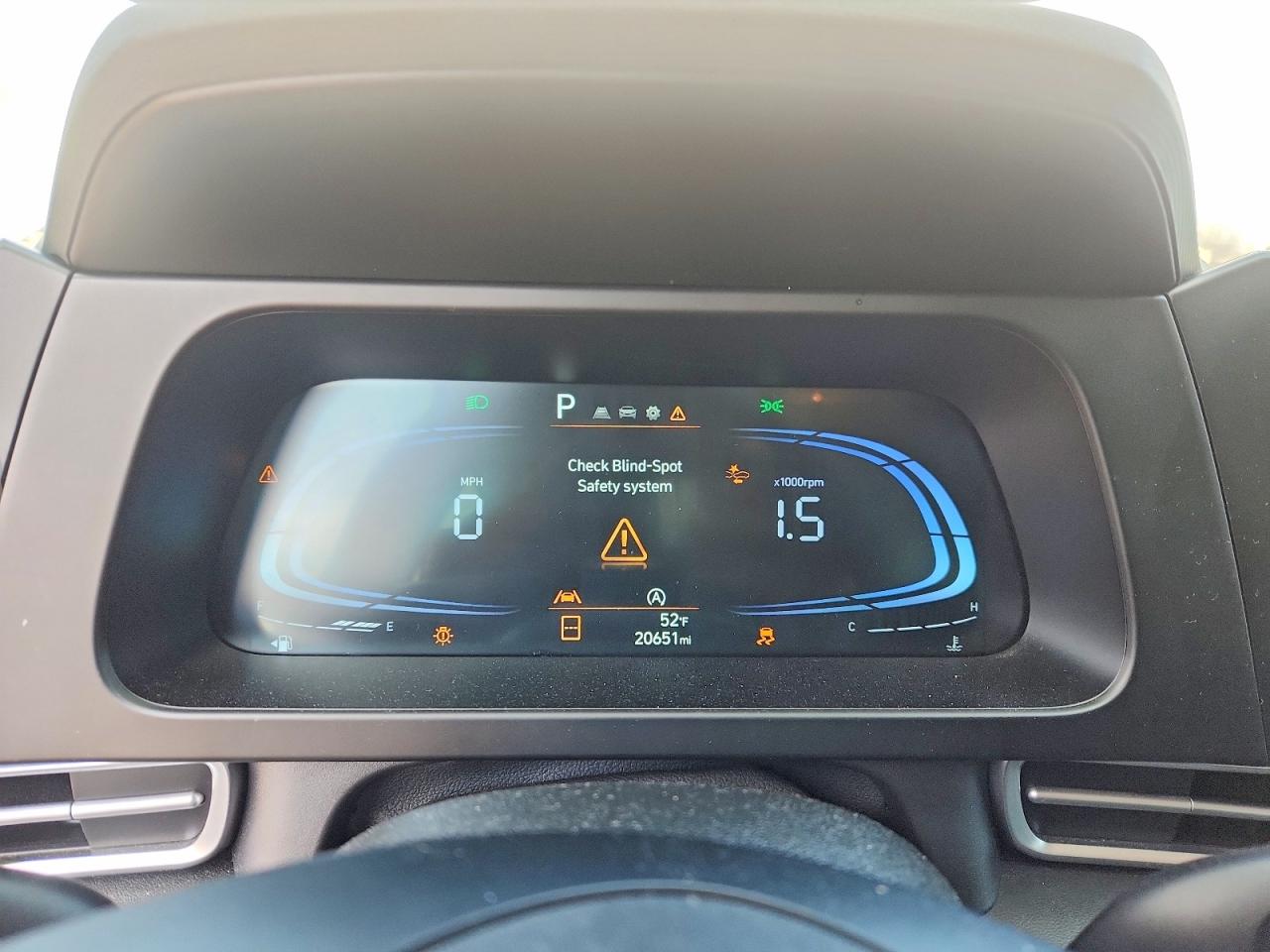 2024 HYUNDAI ELANTRA SE photo 17